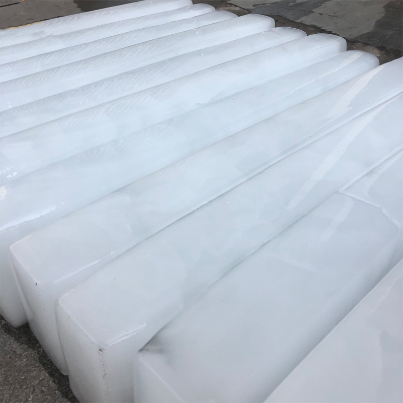 Китай Профессиональная 500-килограммовая машина для изготовления ледяных блоков с водяным охлаждением и водяным охлаждением, производитель