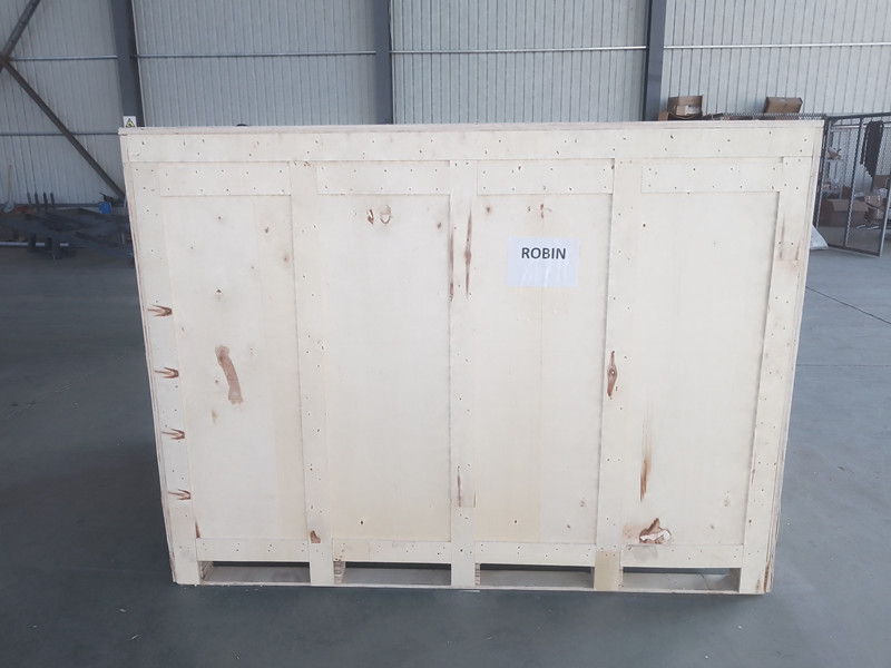 As máquinas de gelo são enviadas em caixas de madeira compensada pela LCL