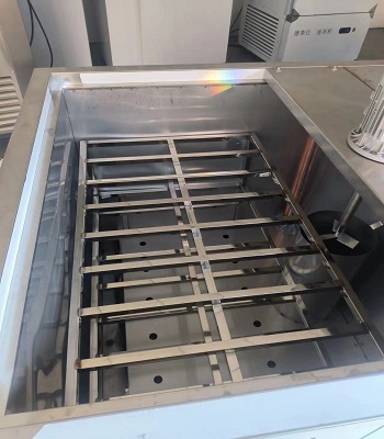 brine block ice machine in production