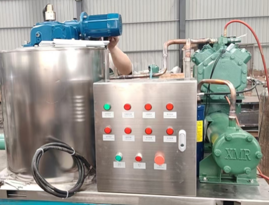 Máquina de hielo en copos de agua de mar