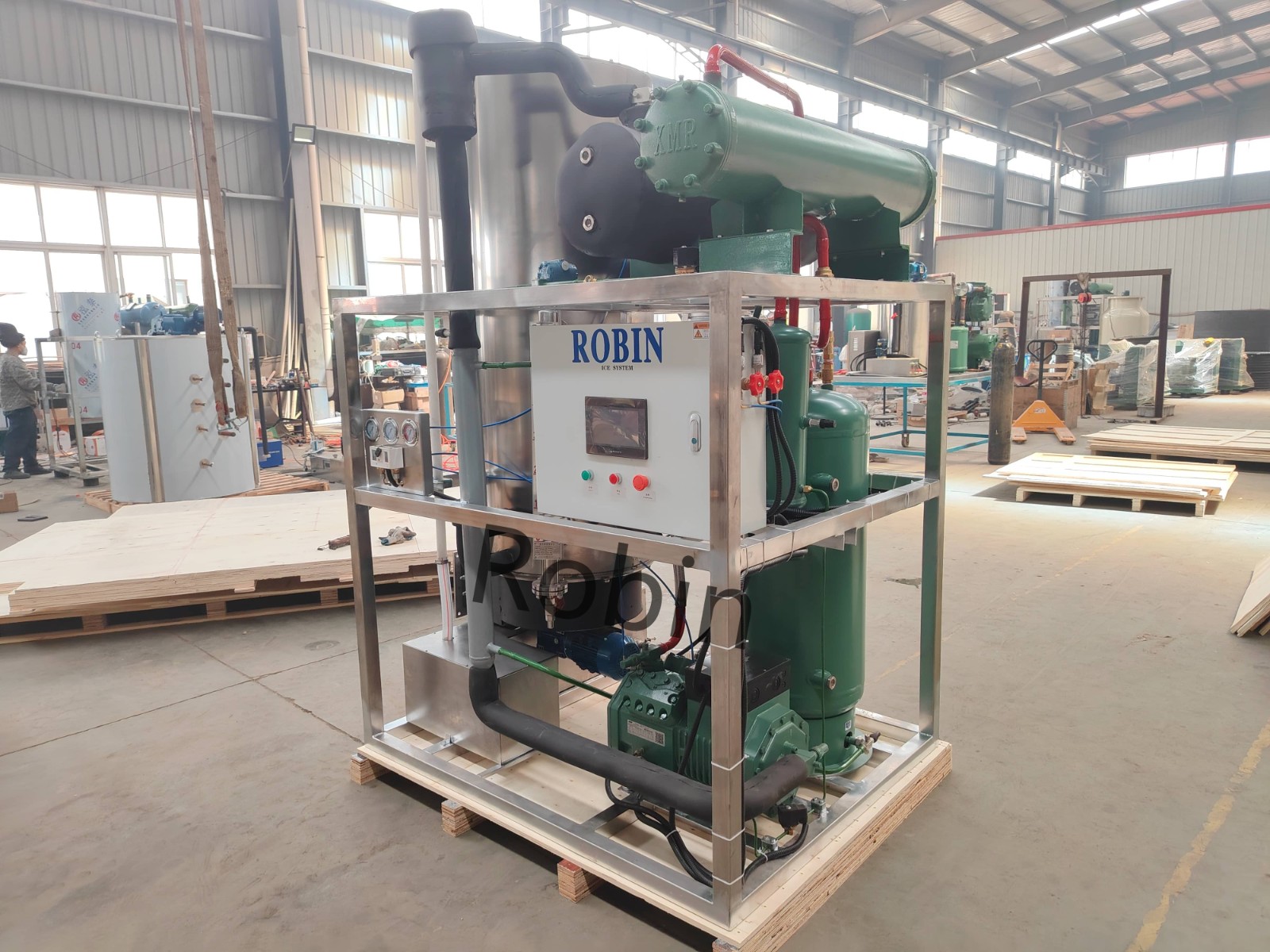 Industrial tube ice machine