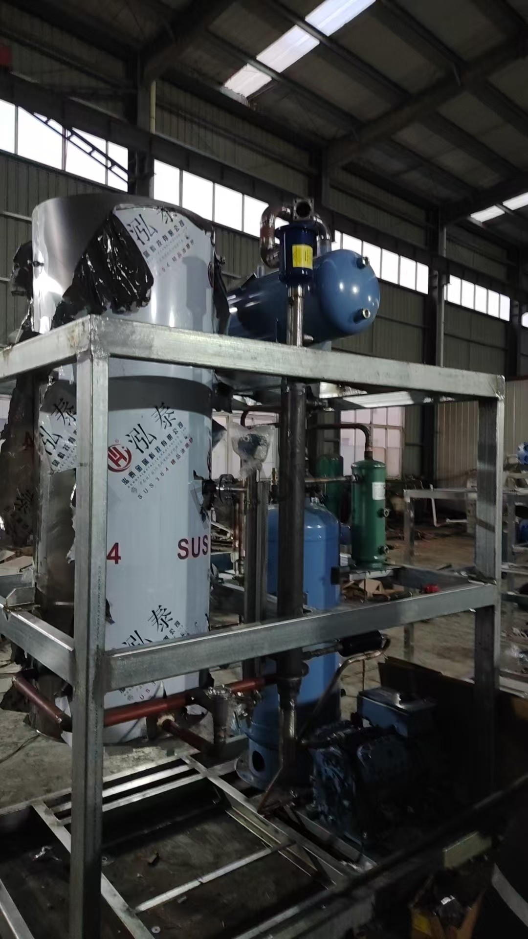 Industrial tube ice machine