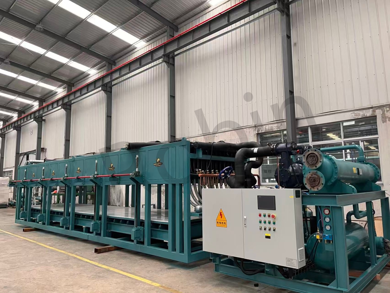 Direct-cooled Block Ice Machine