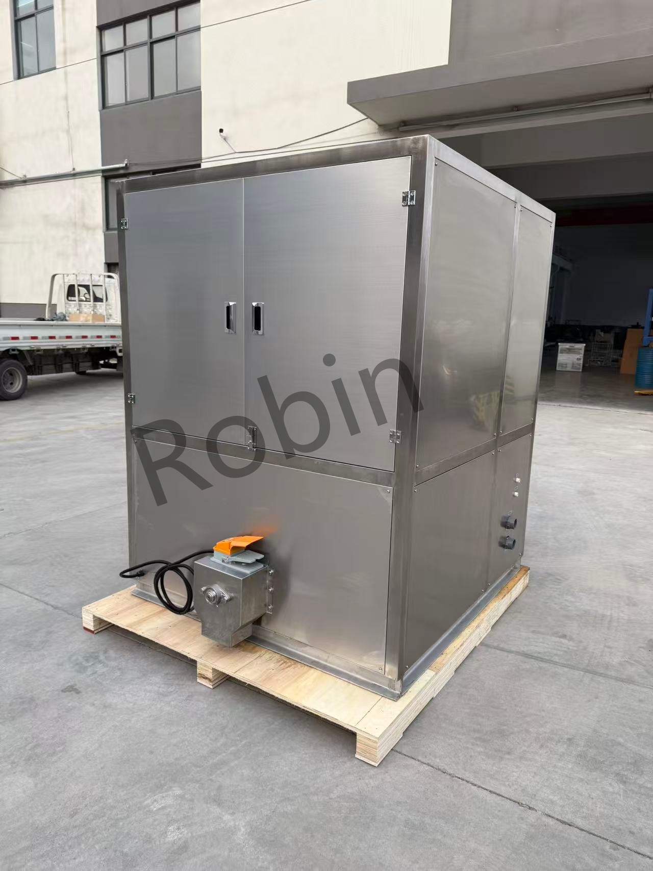 Industrial Cube Ice Machine