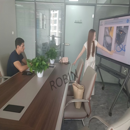 Bienvenida a clientes colombianos en nuestra fábrica
