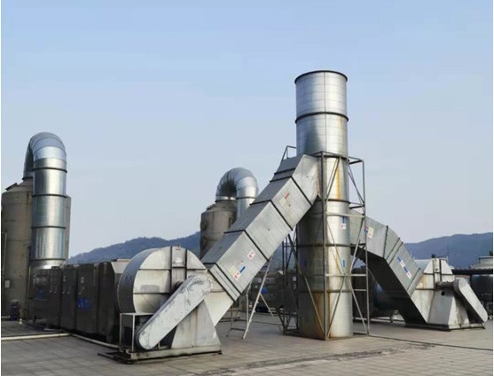Exhaust gas treatment station
