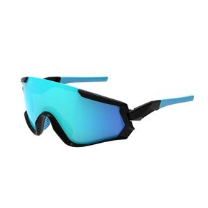 Cycling eyewear with toric lenses