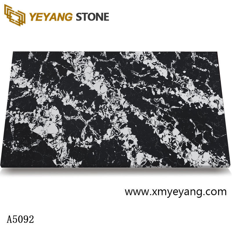 Lastra in pietra di quarzo nero con speciali piastrelle in pietra a venature bianche A5092