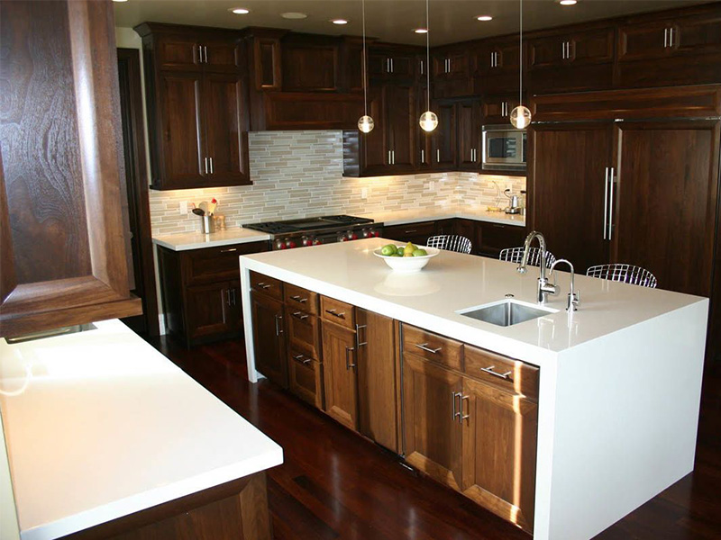 The advantages of white quartz countertops for kitchens