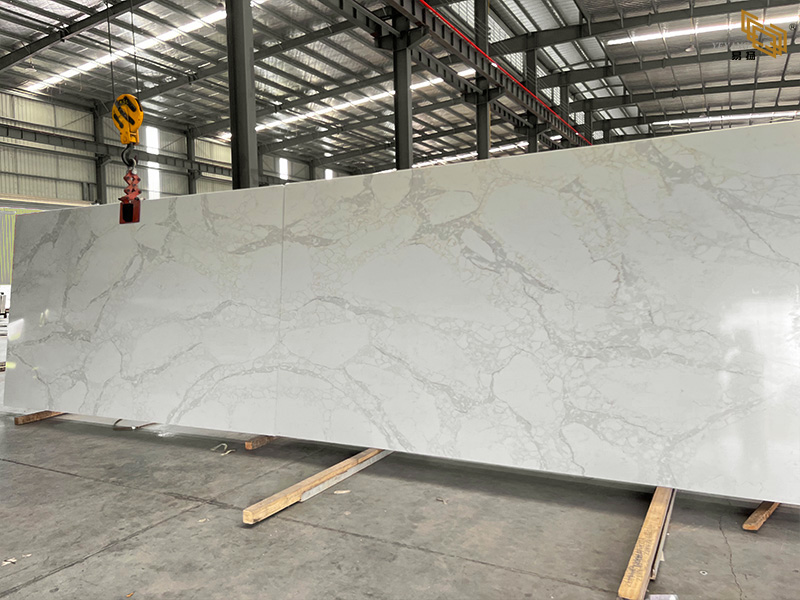 Meta Size Calacatta White Quartz Bulk Super Jumbo Quartz Slab NT494