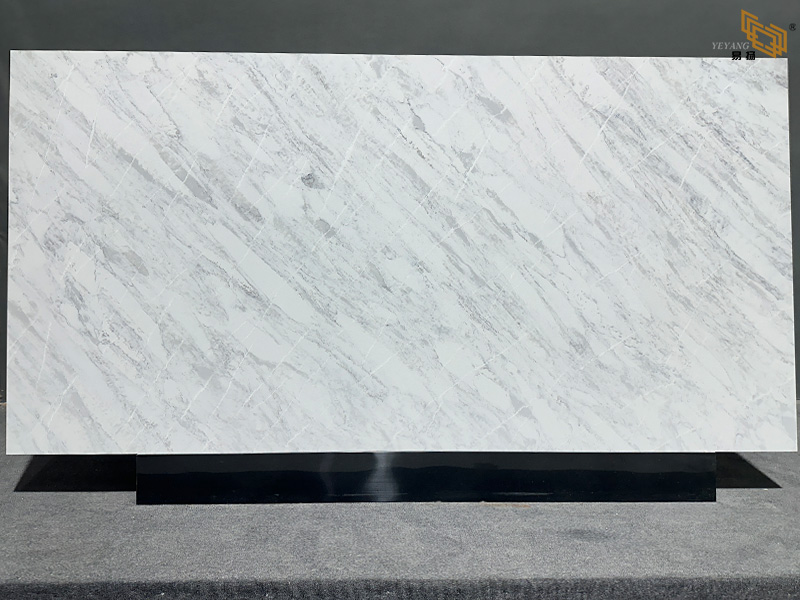 calacatta quartz slab