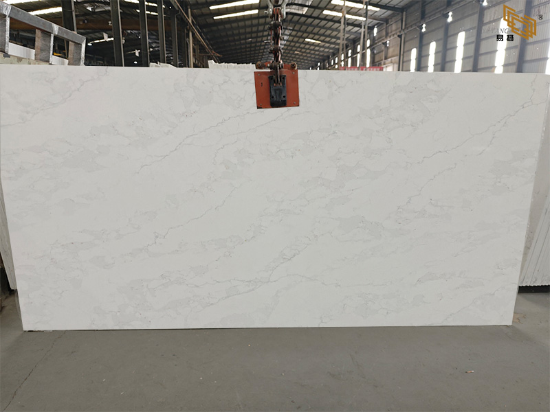 Marble-look quartz