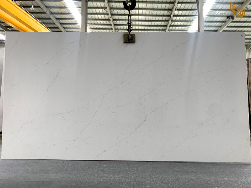 Marble-look quartz