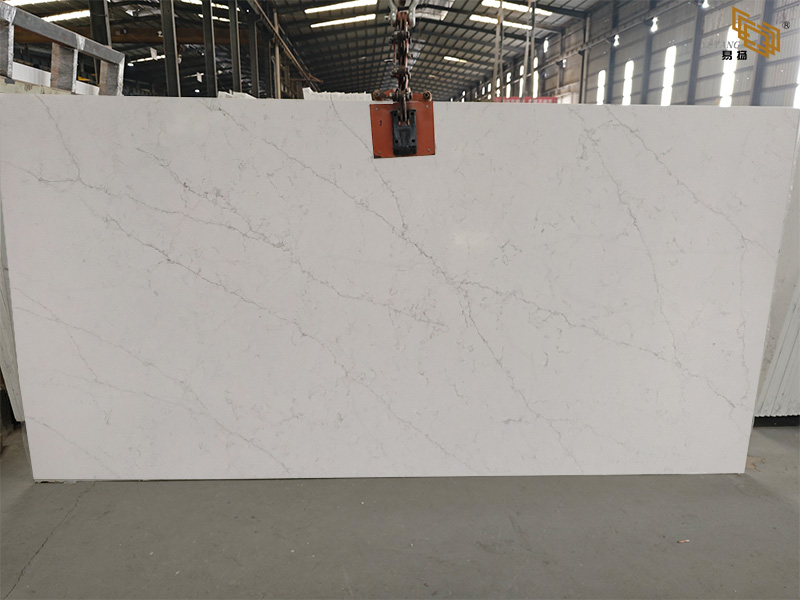 Marble-look quartz