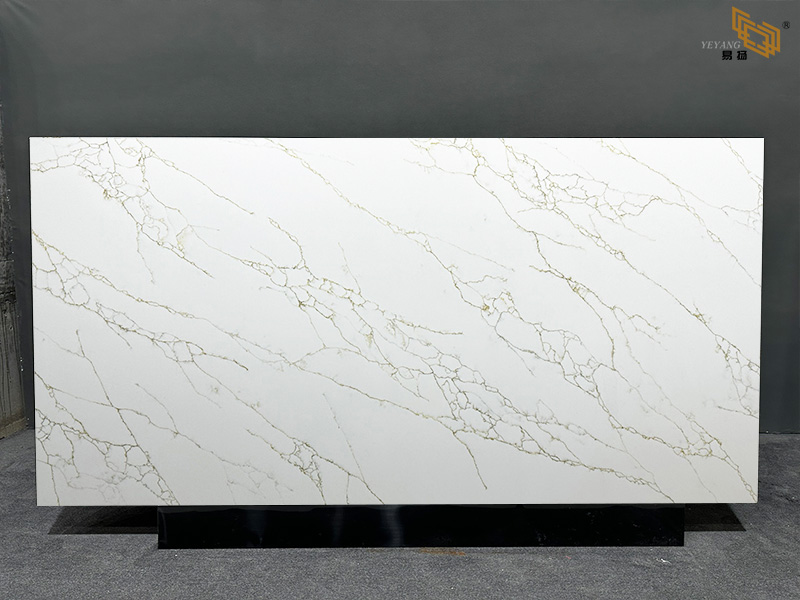 Warm Gold-green Veining White Calacatta Quartz Slabs