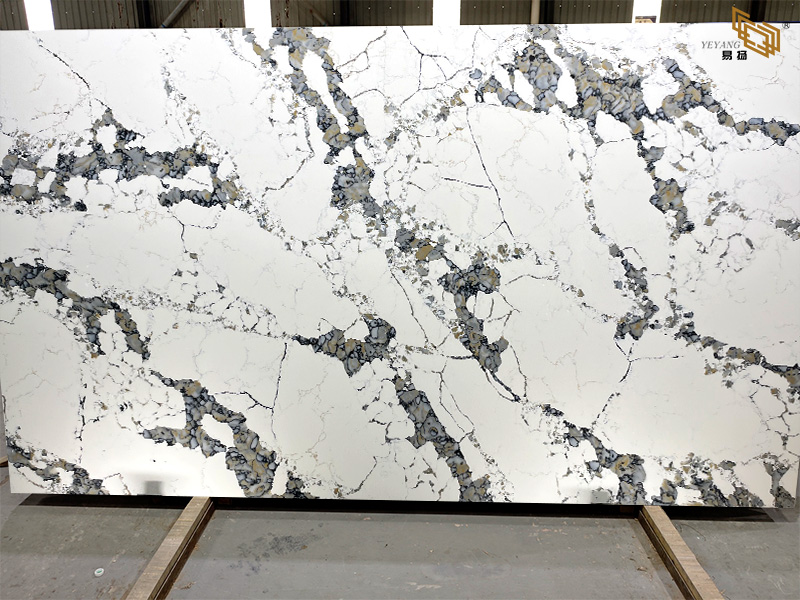 Warm-Tone Arabescato Look Engineered Quartz Slabs With Dark Grey Veins