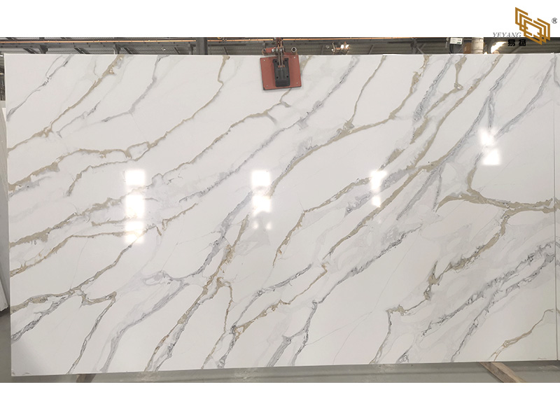 Warm Tone Calacatta Gold Quartz Slab With Grey Veins