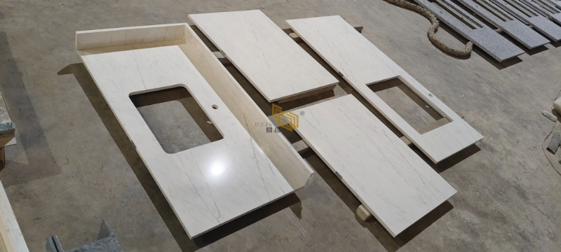 Calacatta white quartz