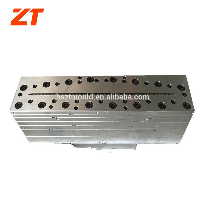 新型PVC墙板异型材挤出模具