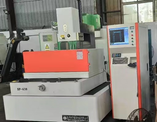 Slow wire cut machine