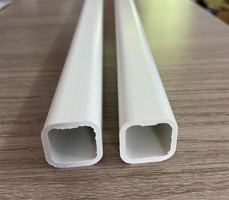 Profil de tube carré en PVC avec vidéo d'essai de moule d'extrusion à double cavités