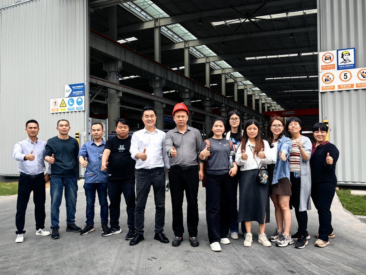 FOSHAN KCL INDUSTRY CO., LTD —— Отправиться в промышленную группу KEDA для посещения и обмена.