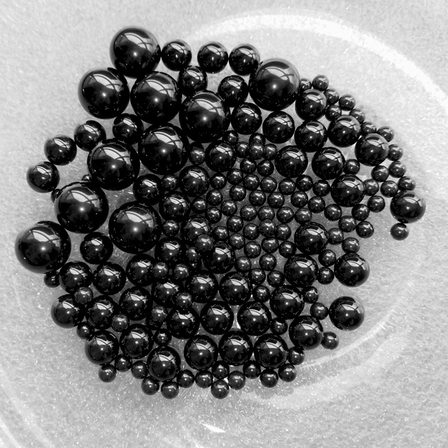 Китай Черные керамические шарики из нитрида кремния Si3N4, производитель