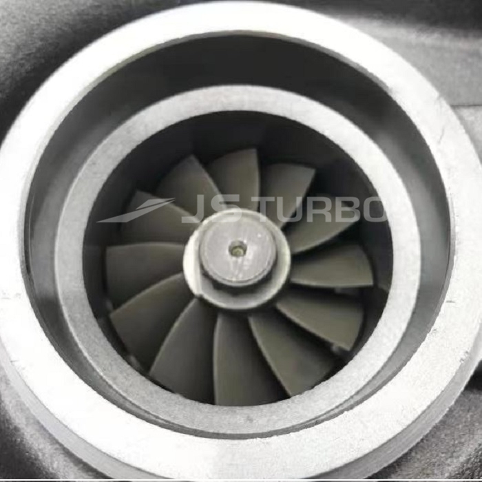 HE531V 4046958 3773761 4045105 3791617 4033317 3794997 turbo Iveco Truck with CURSOR 10