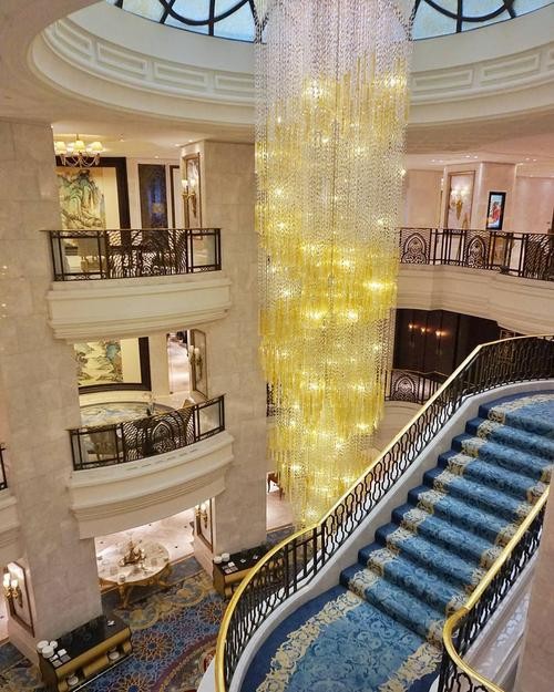Luxury crystal pendant chandeliers Indoor Lighting Fixtures For Hotel staircases