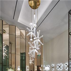 Tubo di vetro personalizzato per hotel Art con motivo per scale a soffitto alto