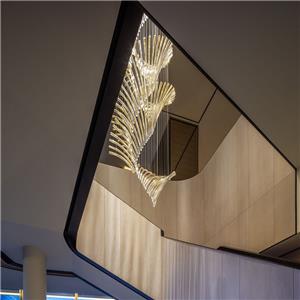 Longs lustres faits sur commande d'escaliers avec le tube en verre décoratif pour l'hôtel