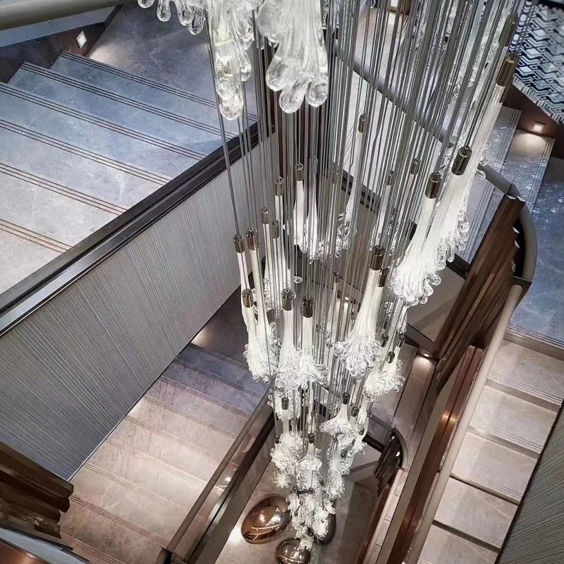 ホテルプロジェクトの装飾のためのらせん階段照明器具アートガラスペンダントシャンデリア