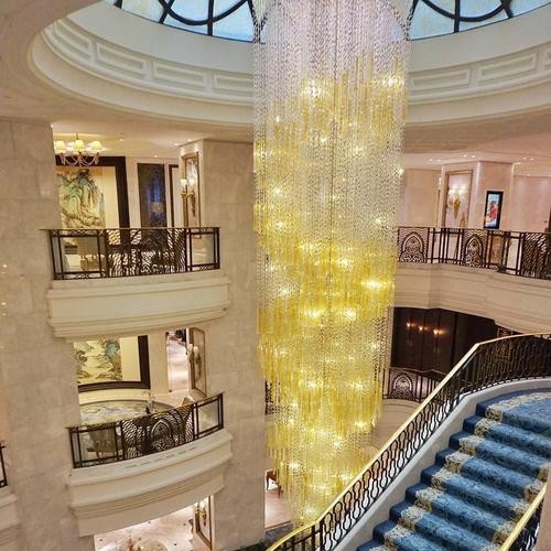Lustres suspensos de cristal de luxo Acessórios de iluminação interna para escadas de hotéis