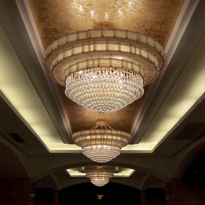 帝国デザインのクリスタルシャンデリア中国からの大きな廊下の照明器具