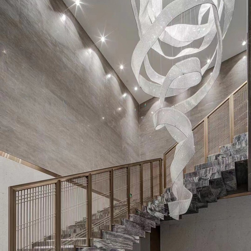 تركيبات إضاءة الدرج الحلزوني ثريات بطانية كريستالية بتصميم حديث لمشروع الفندق