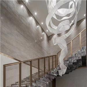 تركيبات إضاءة الدرج الحلزوني ثريات بطانية كريستالية بتصميم حديث لمشروع الفندق