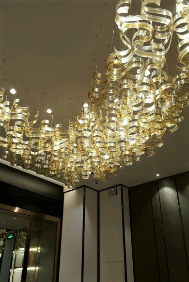 Lustres de vidro artístico com design moderno para o lobby do hotel
