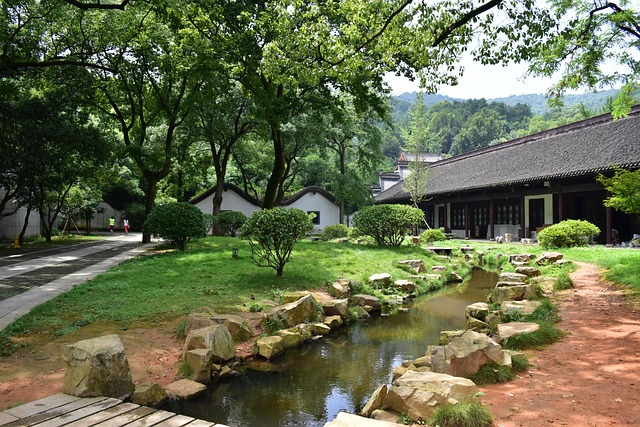 Како се башта трансформисала уз помоћ поуздане пумпе за фонтану