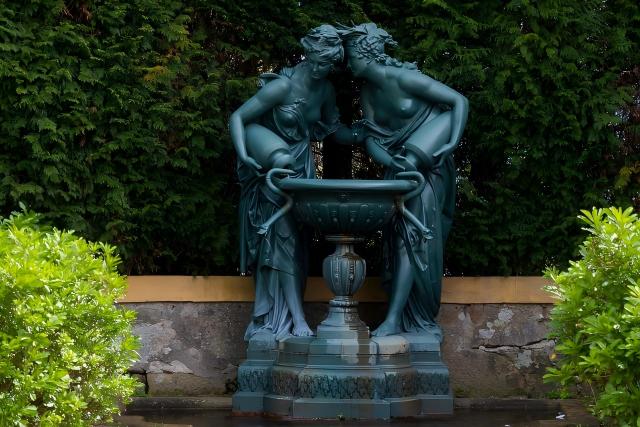 Hogyan tettem hozzá egy kis vízfelületet a kertemhez, és vettem észre a nagy különbséget