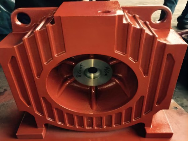 traction wheel housing