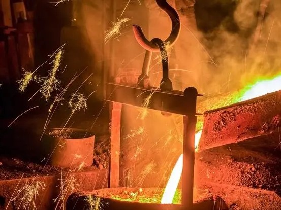 Why does the casting shrink? What are the interference factors in casting smelting?