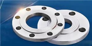 What is the function of the modified wheel hub gasket and flange plate?