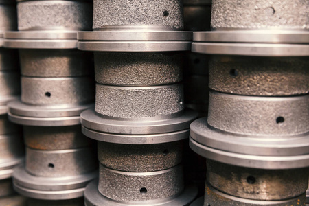 ¿Qué papel juega la fundición de acero en el aspecto mecánico?