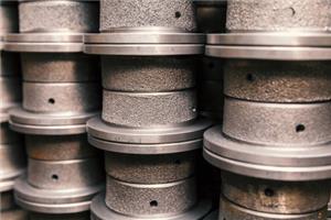 What role does the steel casting play in the mechanical aspect