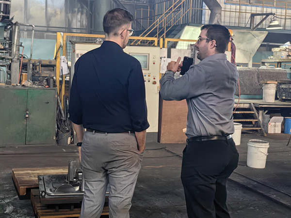 İngiliz Müşteriler Uluslararası İşbirliğini Derinleştirmek İçin Fabrikamızı Ziyaret Etti