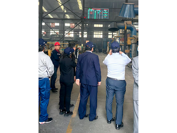 Los clientes japoneses vienen de visita