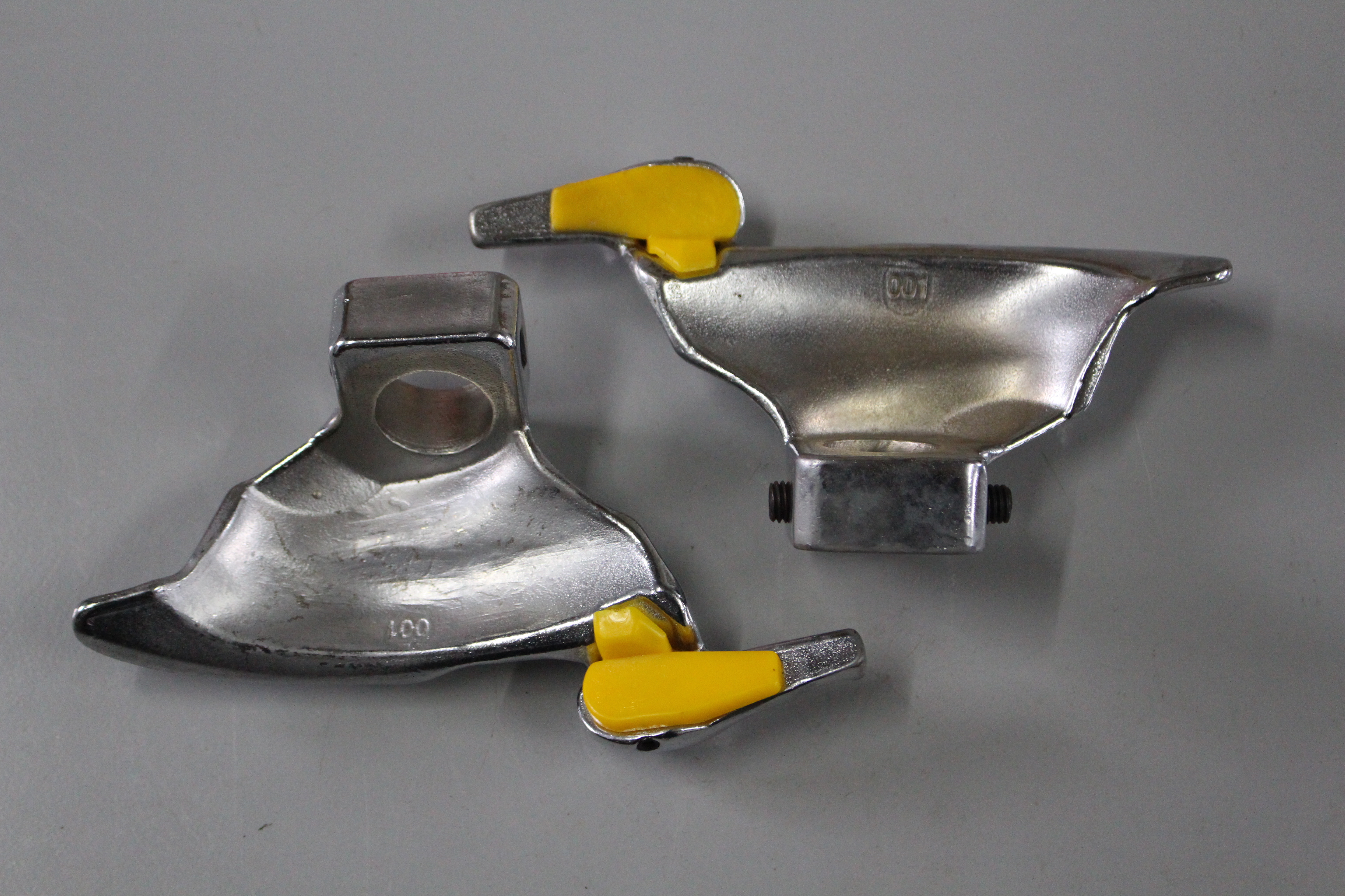 Preiserhöhungen für Stahl und andere Materialien wirken sich auf den Preis von Hebebühnen, Reifenmontiermaschinen, Radauswuchtmaschinen und Achsvermessungen aus