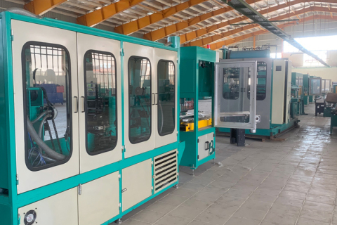 DAHA İYİ Müşteri akü Fabrikasında kurulum ve devreye alma sırasında komple akü üretim makineleri