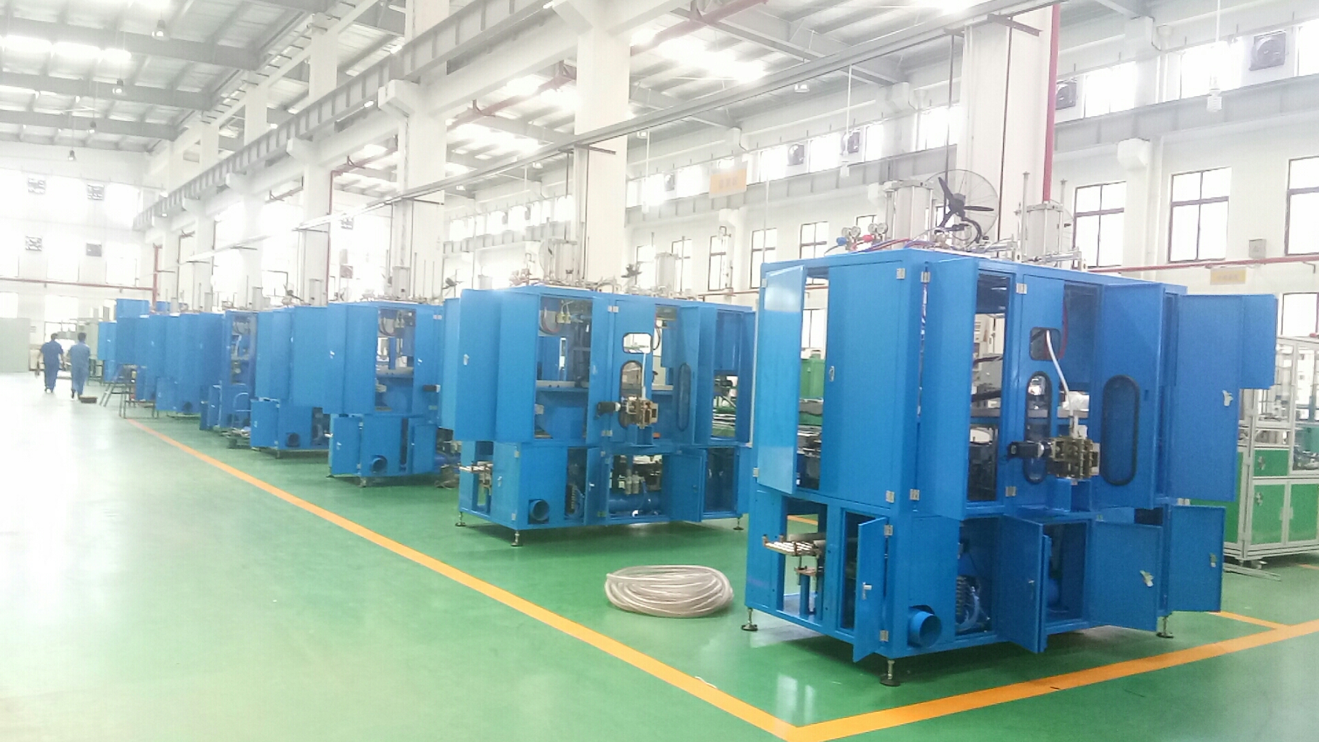 Intelligente Entwicklung der chinesischen Fertigung ermöglichte die Herstellung von Blei-Säure-Batterien Intelligente Entwicklung der chinesischen Fertigung ermöglichte die Herstellung von Blei-Säure-Batterien