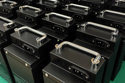 À quoi devons-nous faire attention lors de l’achat de batteries au plomb et de batteries au lithium ?